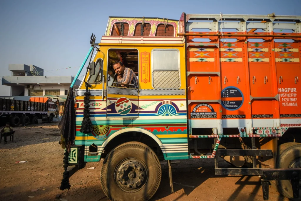 india ke trucks puraane style ke kyu hai Indian companies puraane style ke trucks kyu bechatee hain